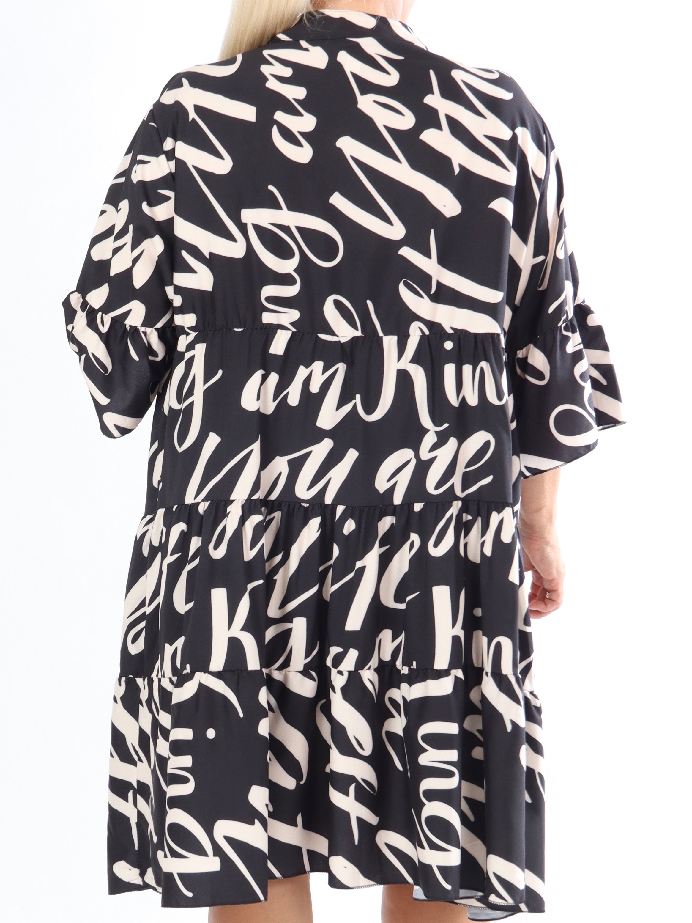 Elmis - Söt klänning i stora storlekar med fin text